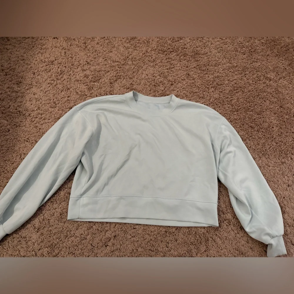 lululemon soft stream perfectly oversized cropped crew neck powder blue